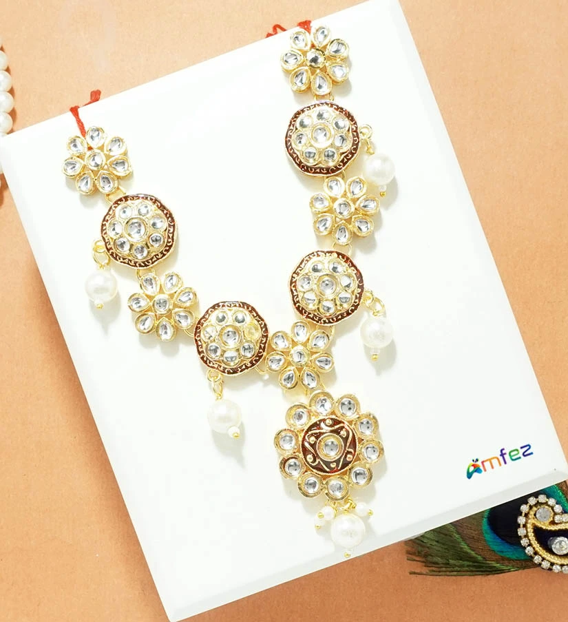 Beautiful White Maroon Kundan Pearl Beads Necklace ( 4.5 Inch)