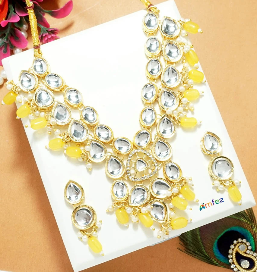 White & Yellow Heavy Kundan Work Necklace With Earrings ( 4.5 Inch )