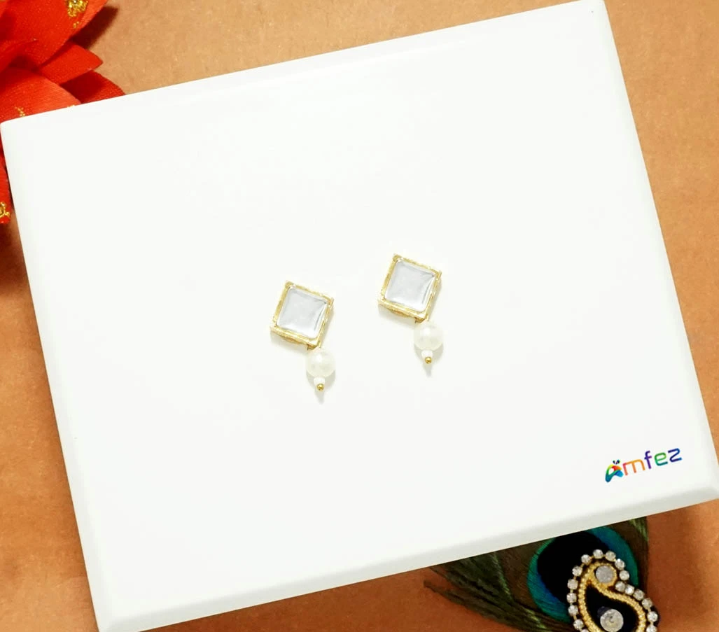 A Pair of White Stone Pearl Beads Ear Rings ( XL )