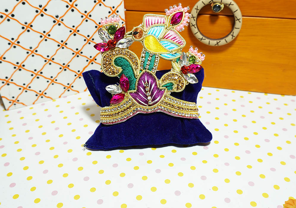 Multi Hand Work Zardozi Mukut 