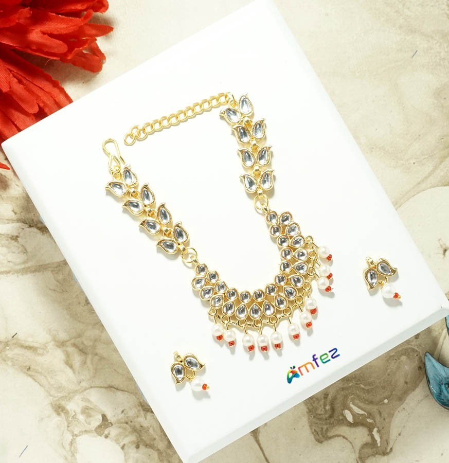 White Kundan Pearl Beads Necklace With Ear Rings ( 3 Inch )