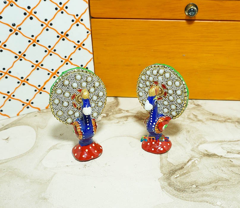 Toys  A Pair of Blue Meena Work Dancing Peacock Toy